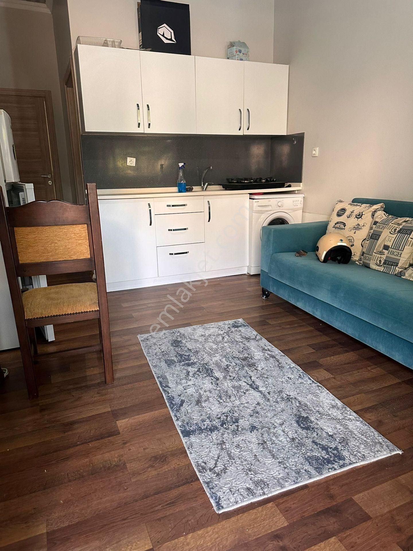 Urla Hacı İsa'da Öğrenciye Uygun 1+1 Eşyalı