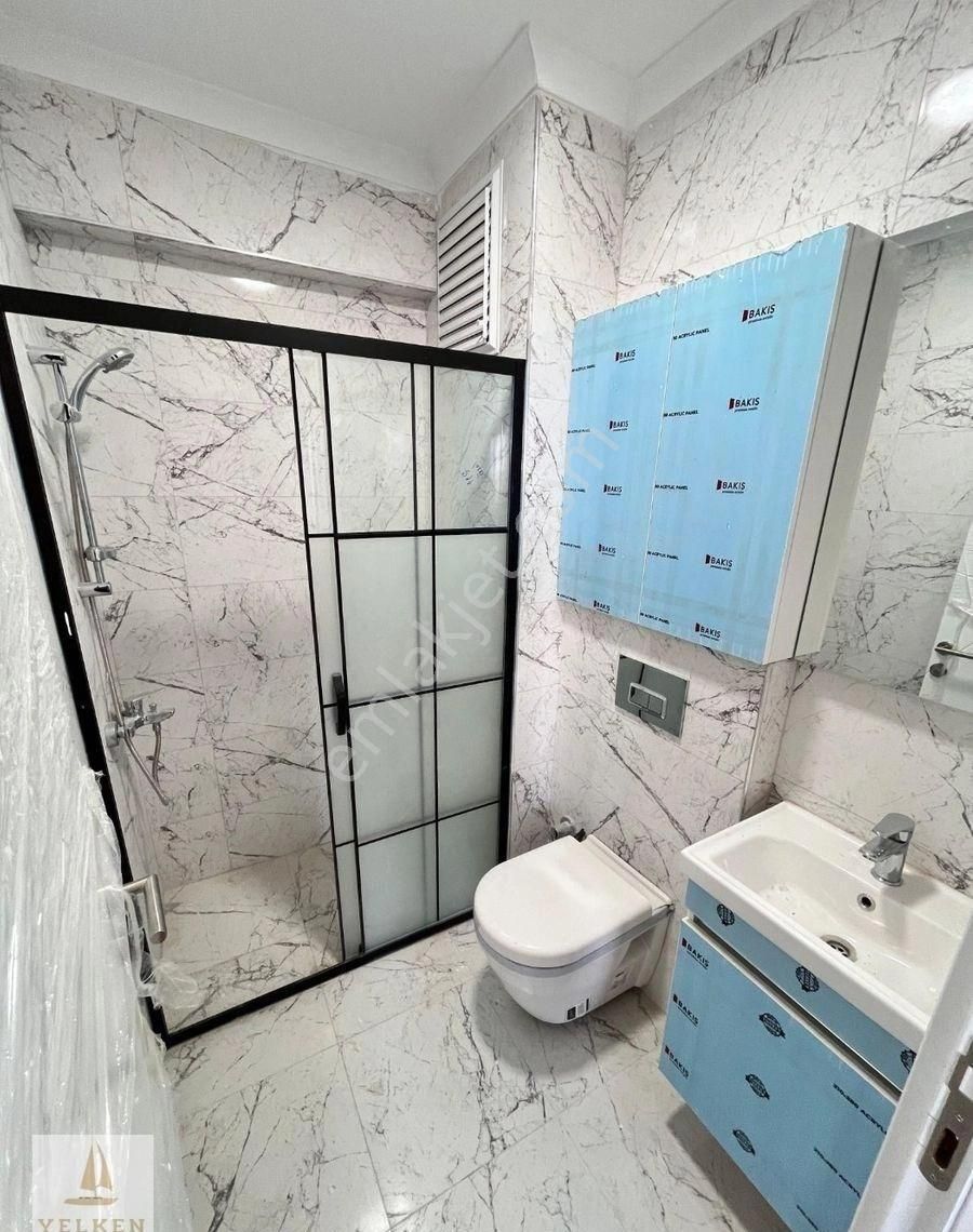 Kozyatağı Kozzy Avm'ye Çok Yakın 170m2 4+1 Balkonlu Sıfır - Görsel 8