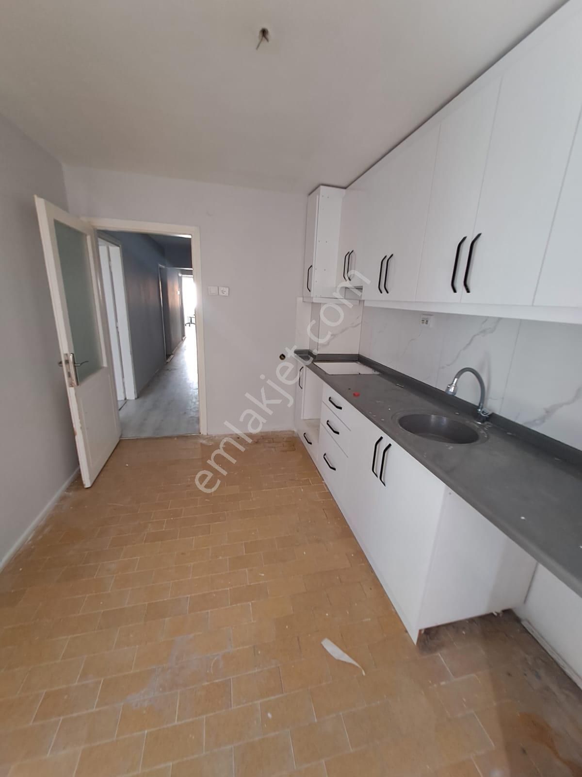 Aydın Söke Konak Mahallesi Çarşı İçin De Kiralık Daire - Görsel 5