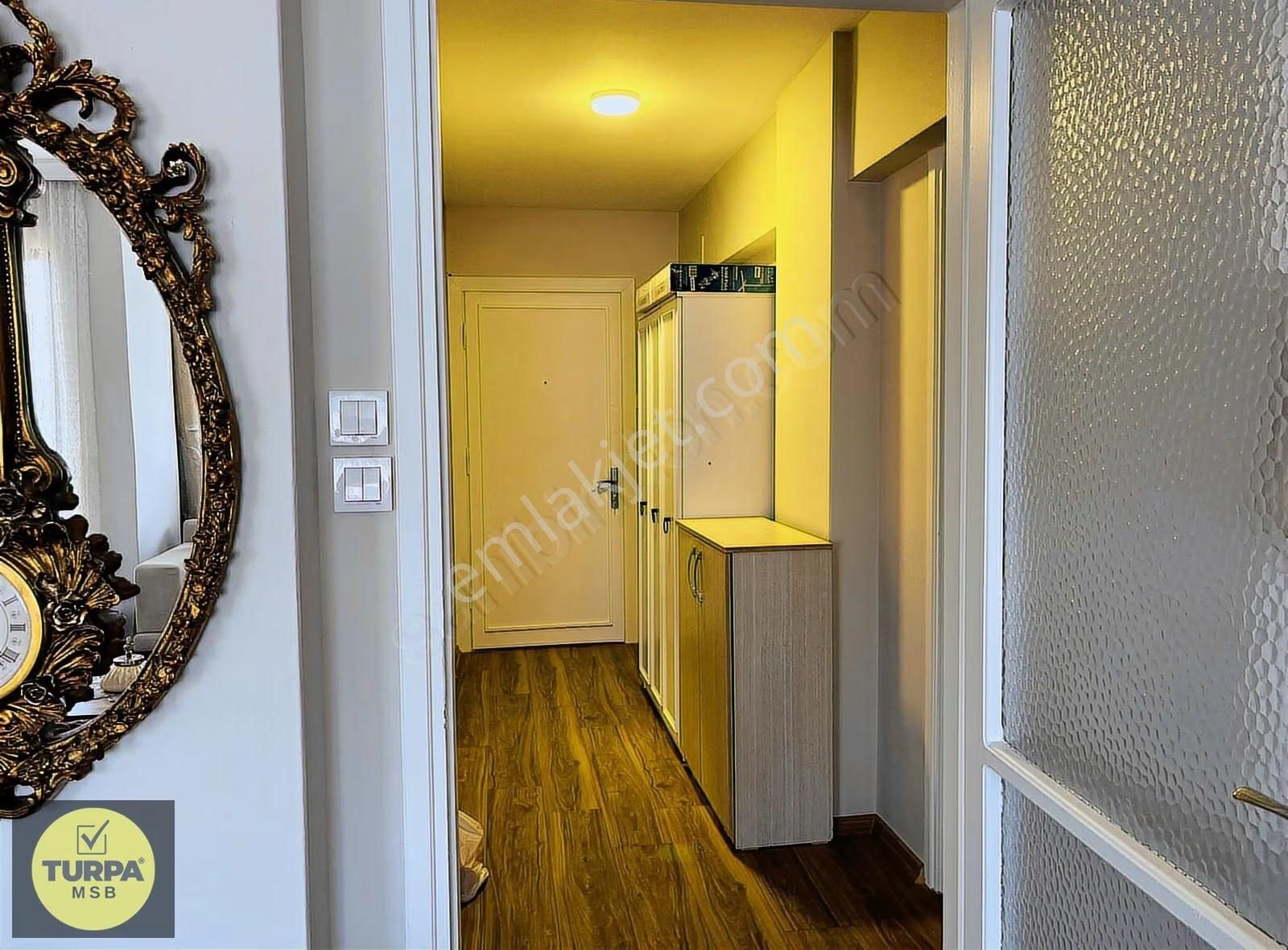 Bahçelievler'de Merkezi Konumda 3+1 147 M2 İçi Yapılı Daire