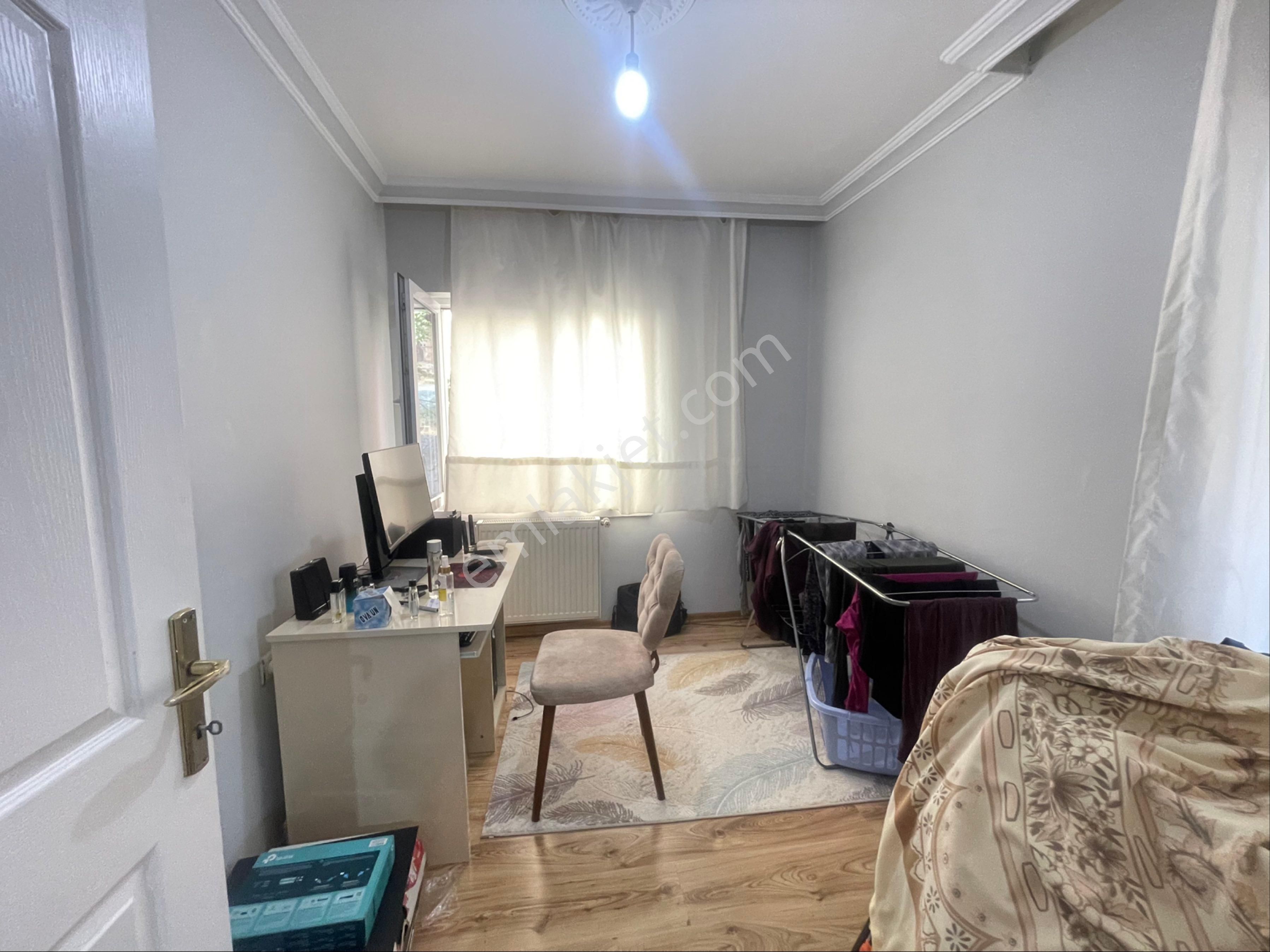 Kızlarpınarı Cadde Üzerinde Ara Kat Metroya Yakını 3+1 Kiralık Daire - Görsel 3