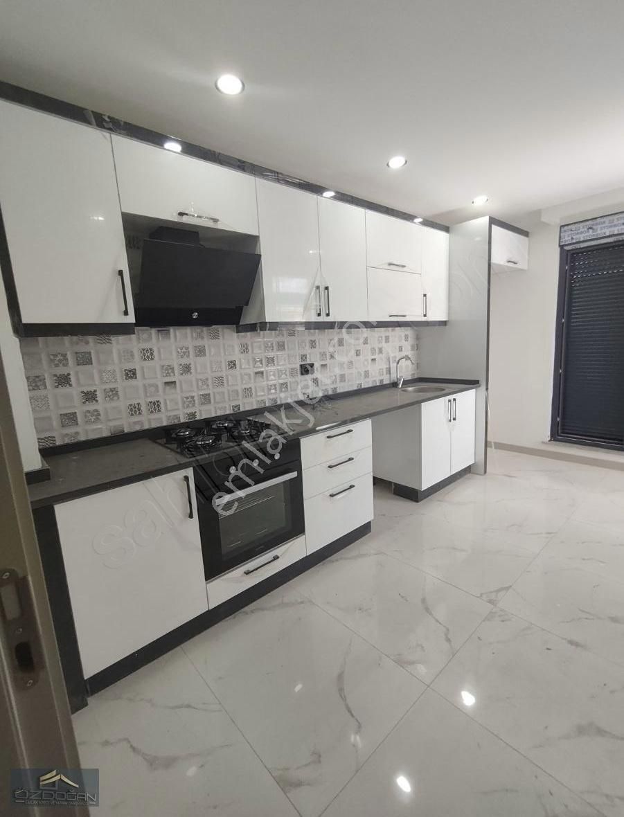 Aydoğmuş'ta 2+1 Ayrı Mutfak Çift Balkon Asansörlü Satılık Daire - Görsel 20