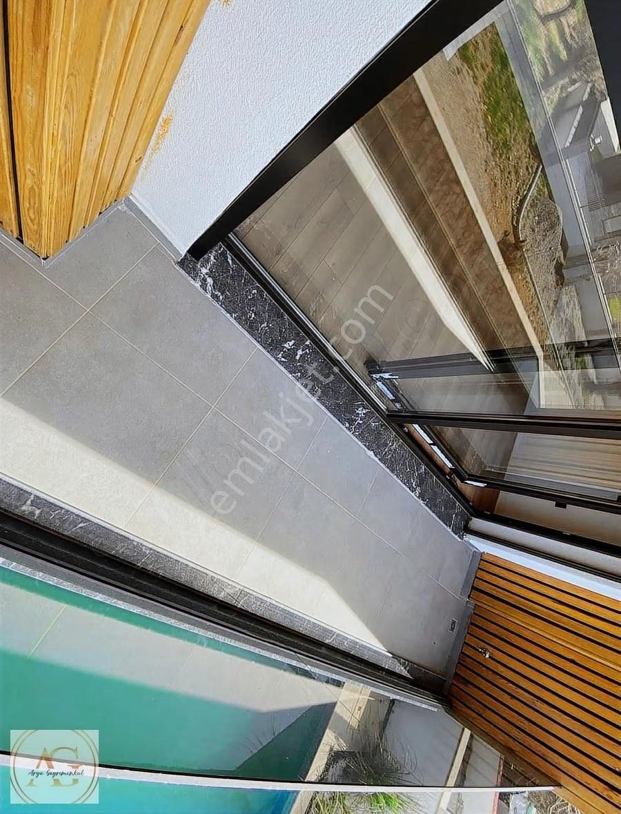 Arya'dan Güre'de Havuzlu Saunalı 5+1 Tam Müstakil Satılık Villa - Görsel 16