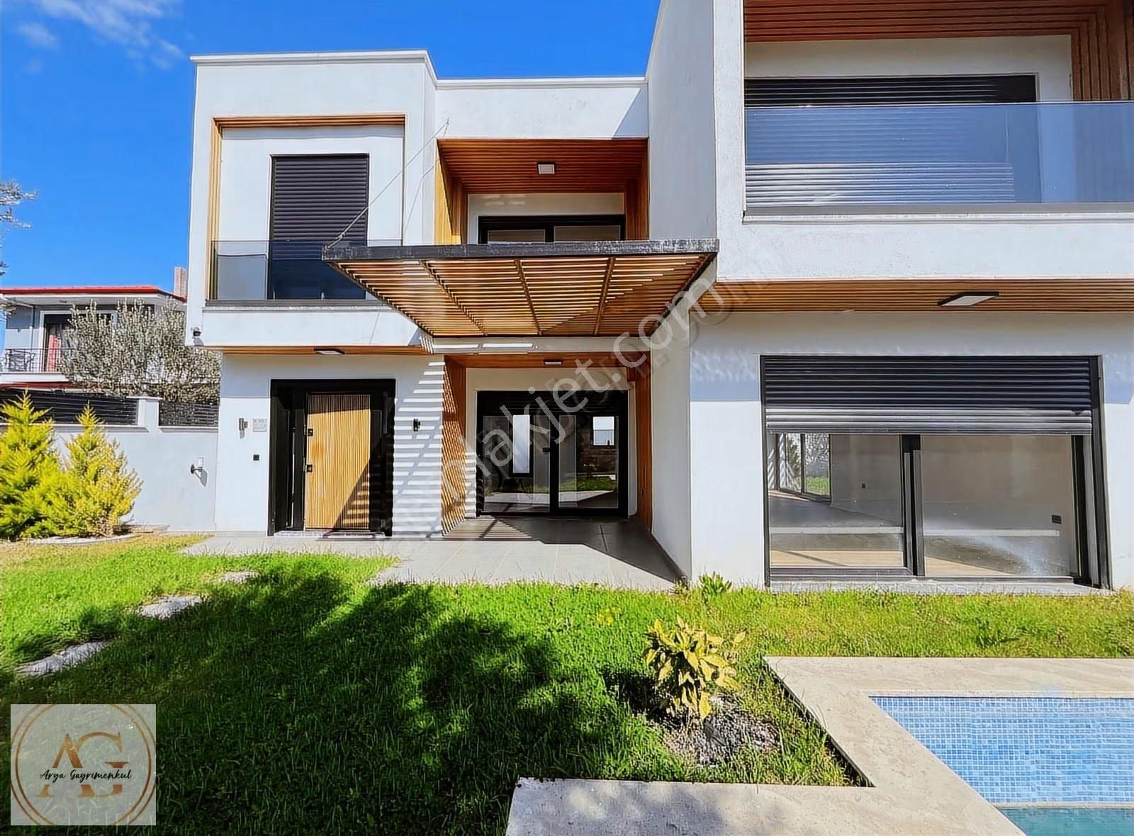 Arya'dan Güre'de Havuzlu Saunalı 5+1 Tam Müstakil Satılık Villa - Görsel 23