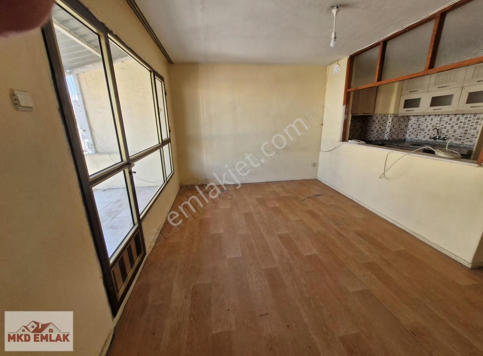 Alsancakta Yatırımlık Teraslı -balkonlu 2+1 Satılık Mkd Emlak Ta - Görsel 16