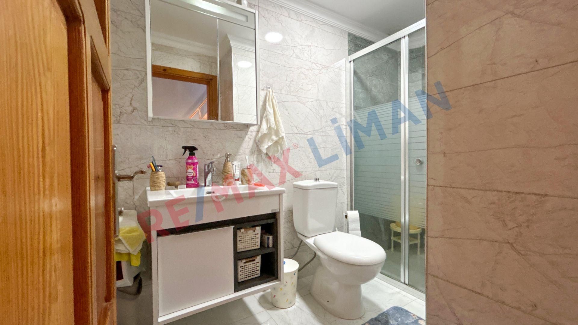 Altınoluk'ta Denize 100 Metre, Satılık Eşyalı 3+1 Tripleks Villa! - Görsel 26