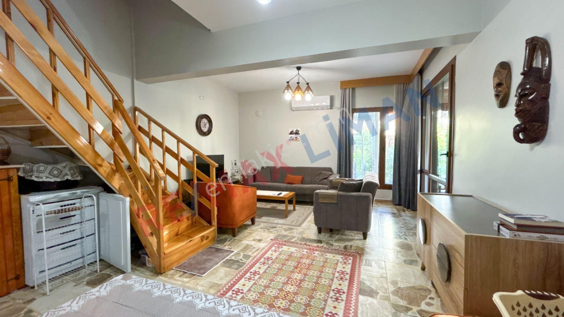 Altınoluk'ta Denize 100 Metre, Satılık Eşyalı 3+1 Tripleks Villa! - Görsel 5