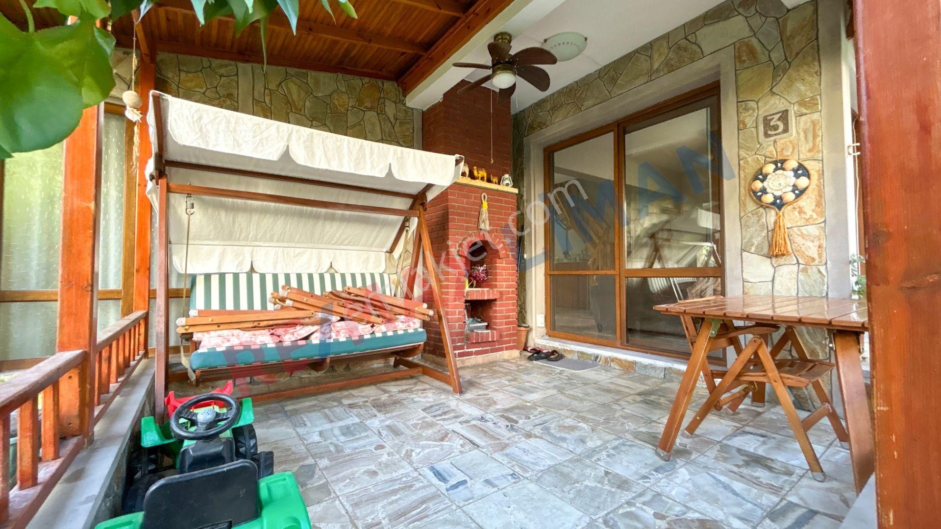 Altınoluk'ta Denize 100 Metre, Satılık Eşyalı 3+1 Tripleks Villa! - Görsel 11