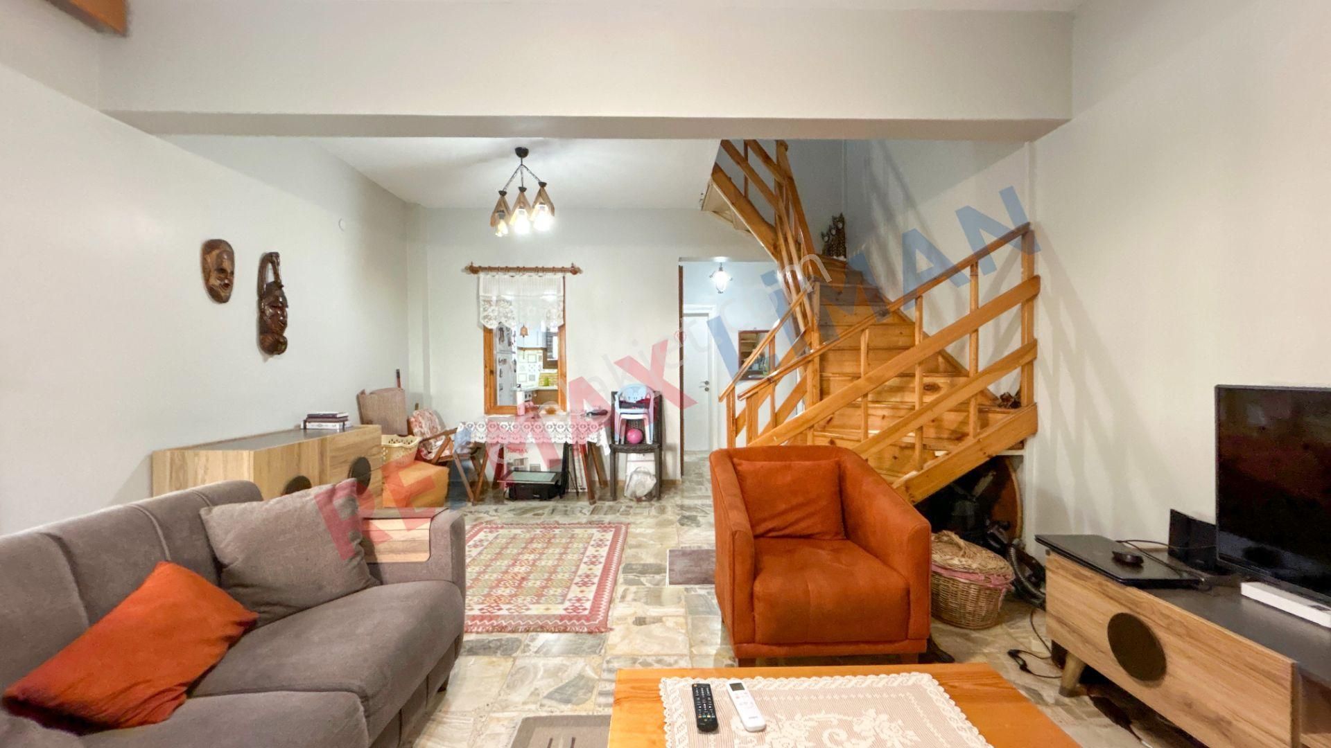 Altınoluk'ta Denize 100 Metre, Satılık Eşyalı 3+1 Tripleks Villa! - Görsel 3