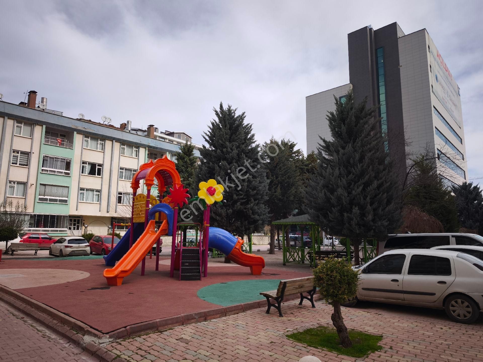 Dedeman Otel Yanı Çevreyolu Kiralık 3+1 Diare - Görsel 5