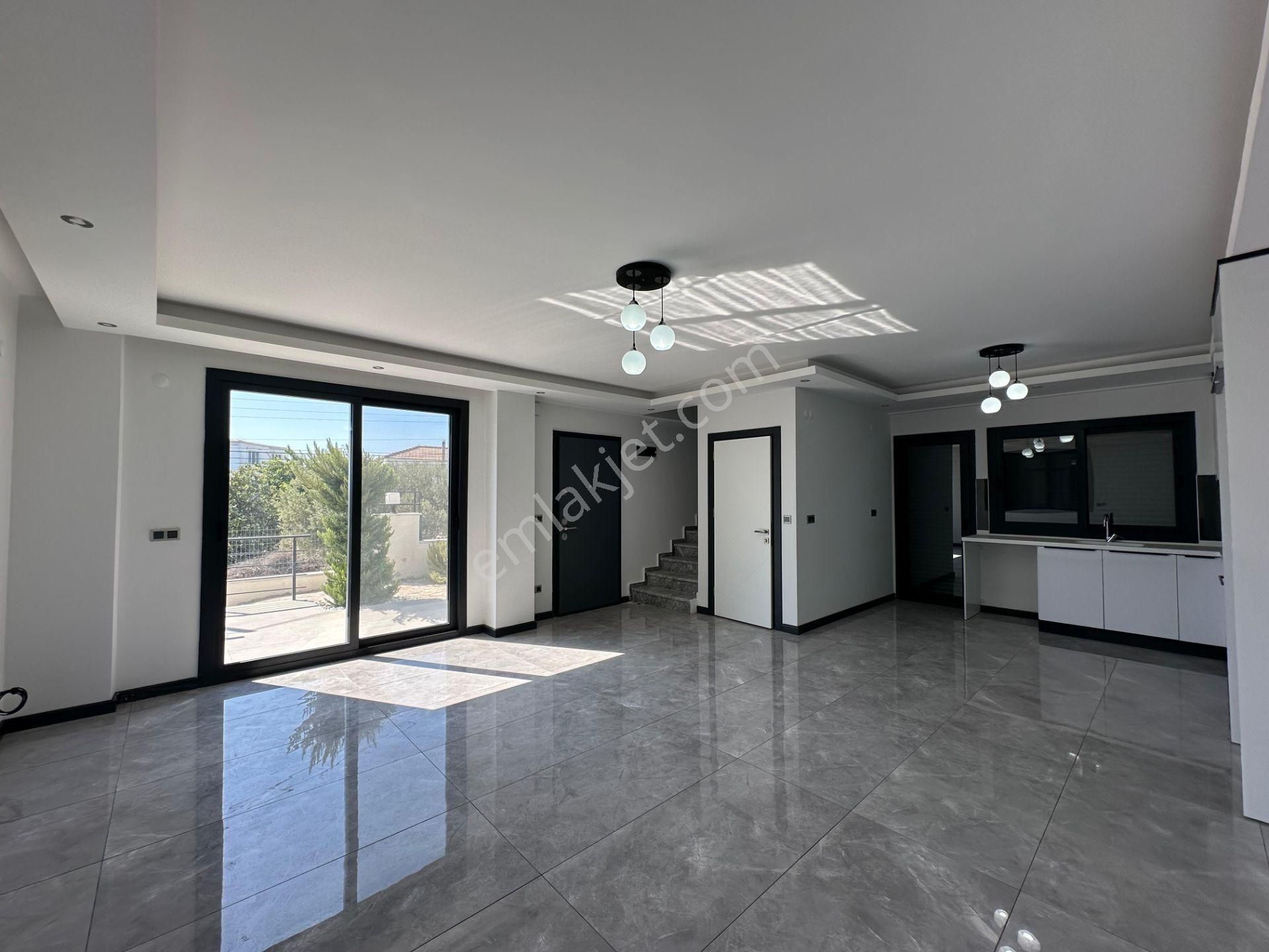 Didim Hisarda Satılık Havuzlu Sitede 3+1 Villalar - Görsel 2