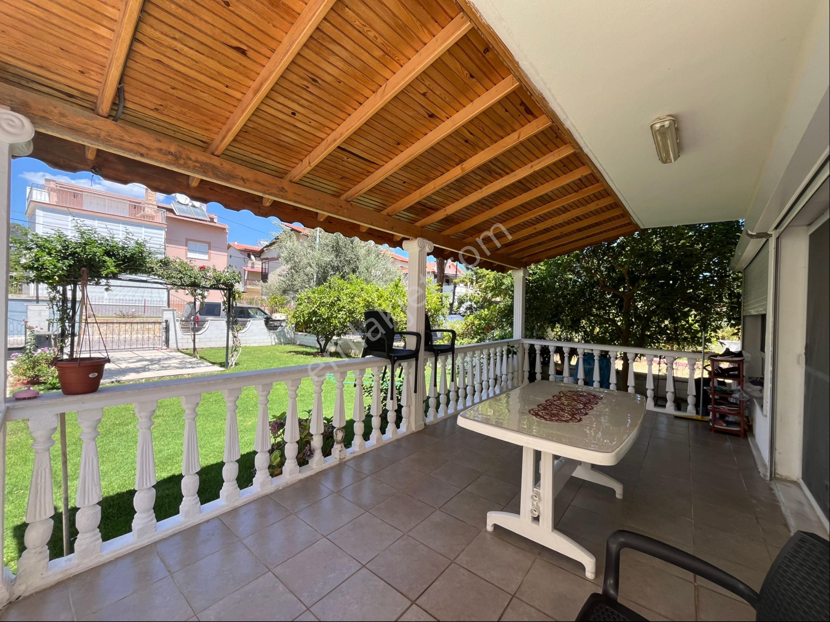 Özderede Denize Sıfır Geniş Bahçeli Villa - Görsel 3