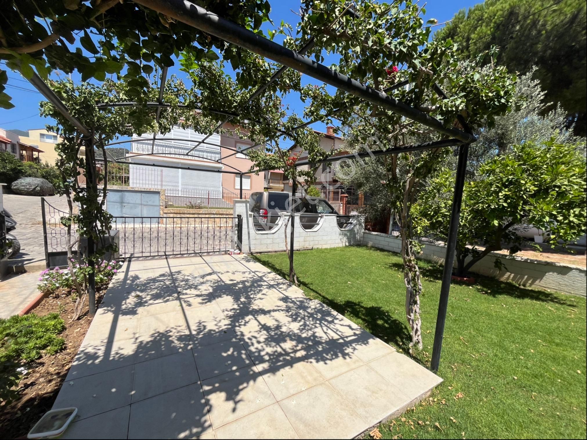 Özderede Denize Sıfır Geniş Bahçeli Villa - Görsel 2