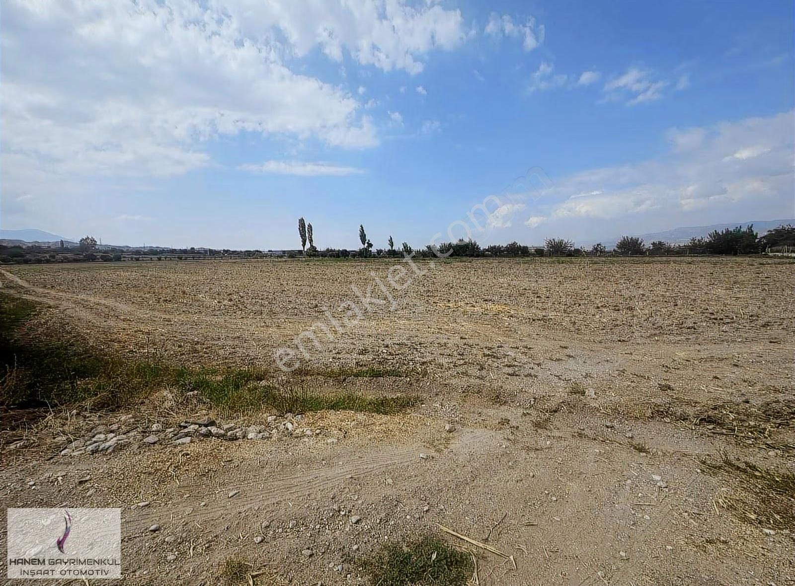 Akhan Kale De 4*4 Lük Tarla