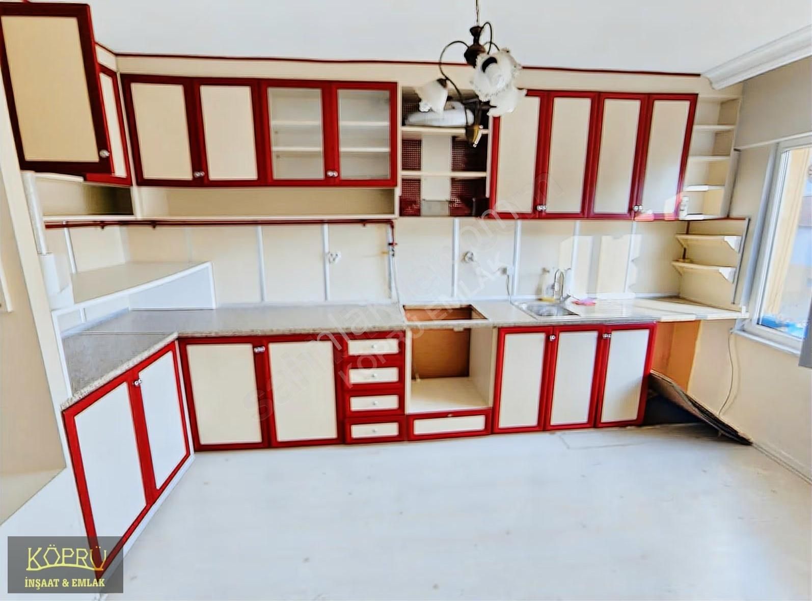 Zübeyde Hanım Mah'de Satılık Masrafsız 95m2 2+1 1.kat Daire - Görsel 3