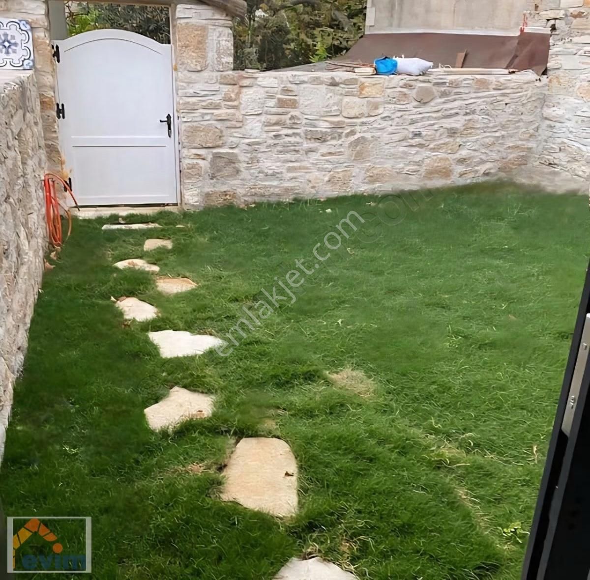 Evim Emlaktan Yenifoça Merkezde Muhteşem Villa - Görsel 5