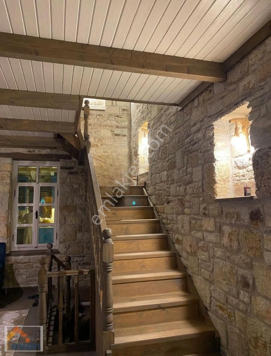 Evim Emlaktan Yenifoça Merkezde Muhteşem Villa - Görsel 14