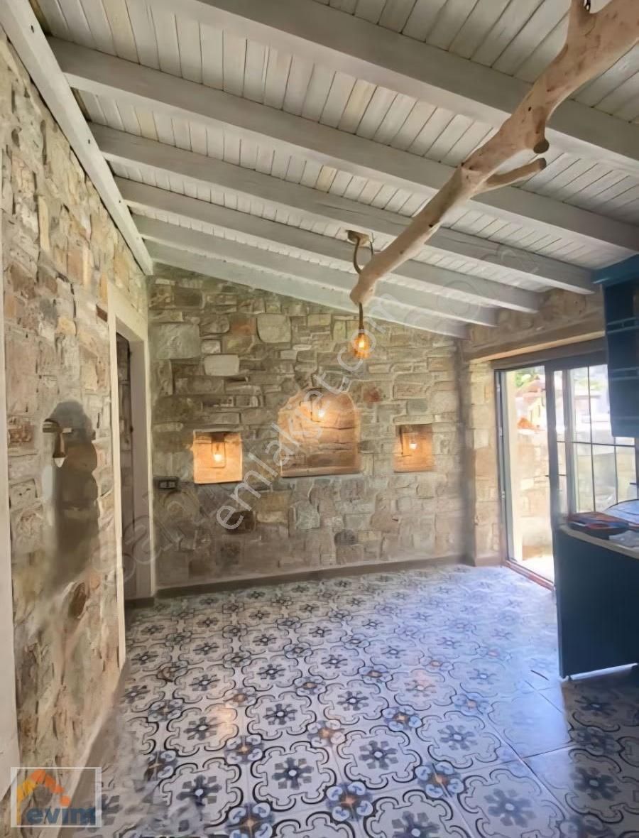 Evim Emlaktan Yenifoça Merkezde Muhteşem Villa - Görsel 11