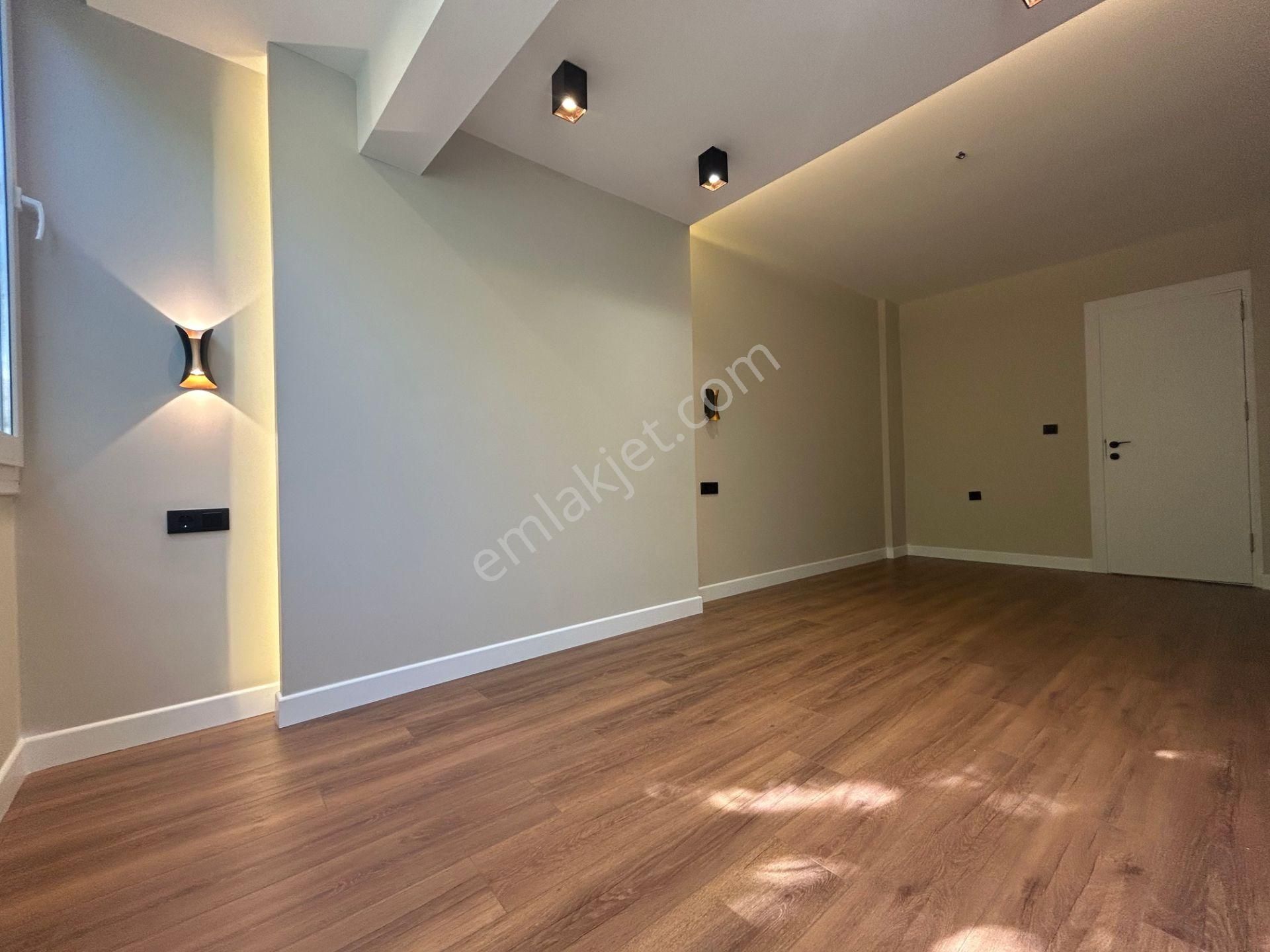 Güvenci'den Bostanlı Merkezde,köşe,145 M²,3+1,komple Tadilatlı - Görsel 24