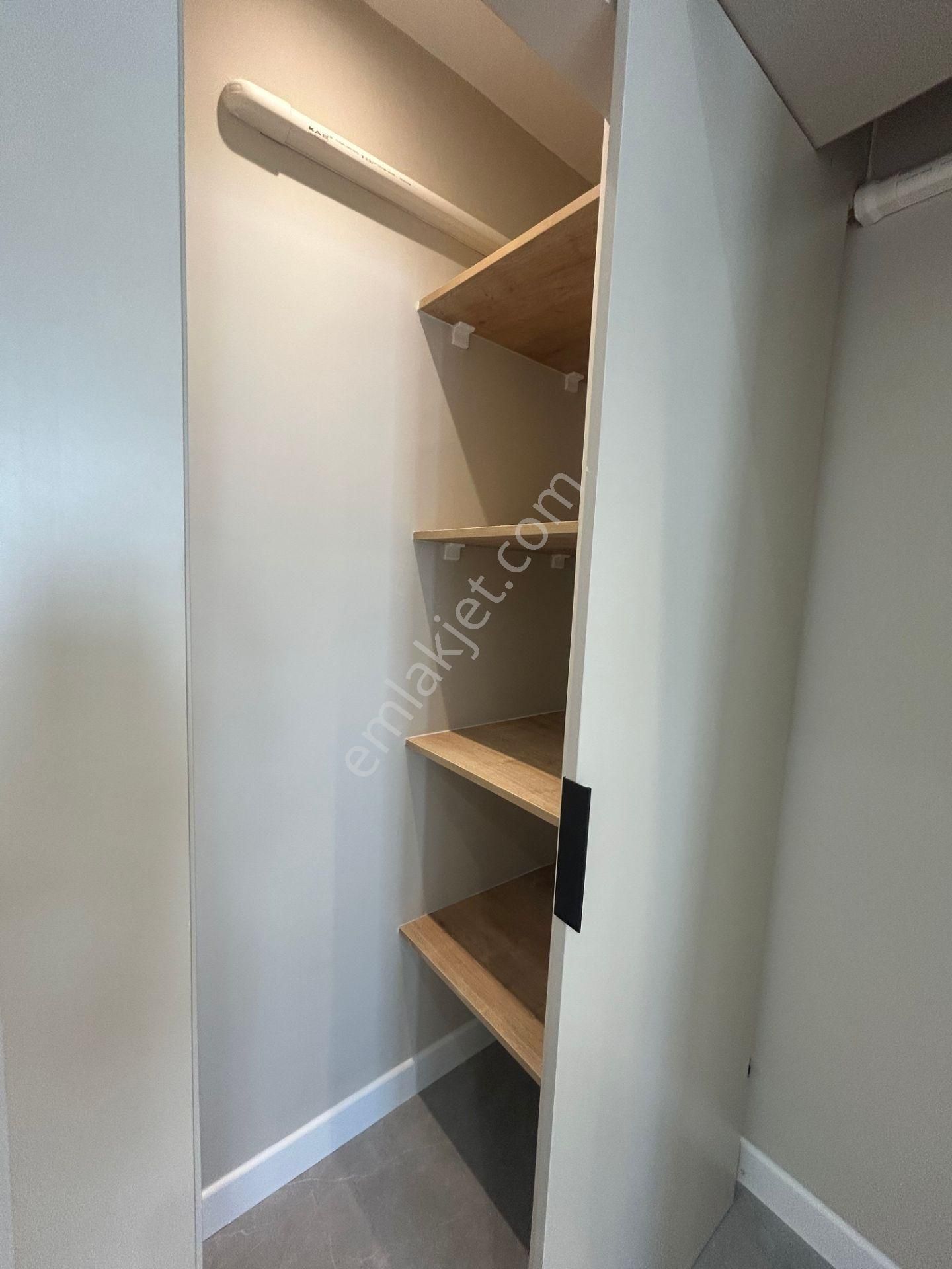 Güvenci'den Bostanlı Merkezde,köşe,145 M²,3+1,komple Tadilatlı - Görsel 9