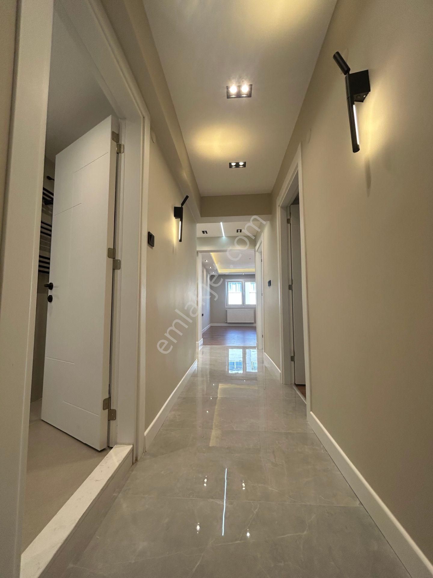 Güvenci'den Bostanlı Merkezde,köşe,145 M²,3+1,komple Tadilatlı - Görsel 21