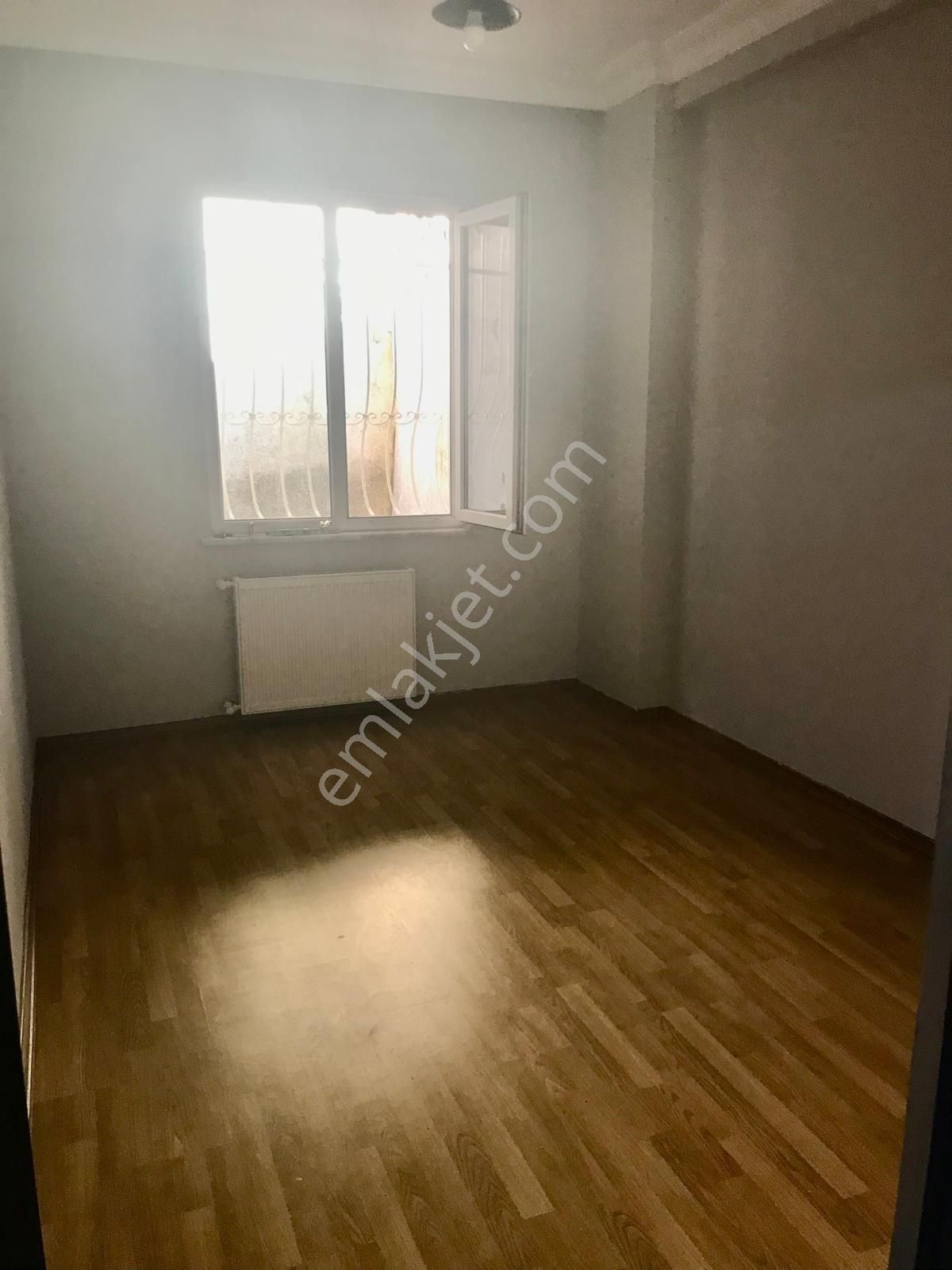 Ümraniye Çakmak İkbal Caddesi Varan Caddesi Metro Yürüme Mesafesi 1.kat Yeni Bina 2+1kiralık Daire
