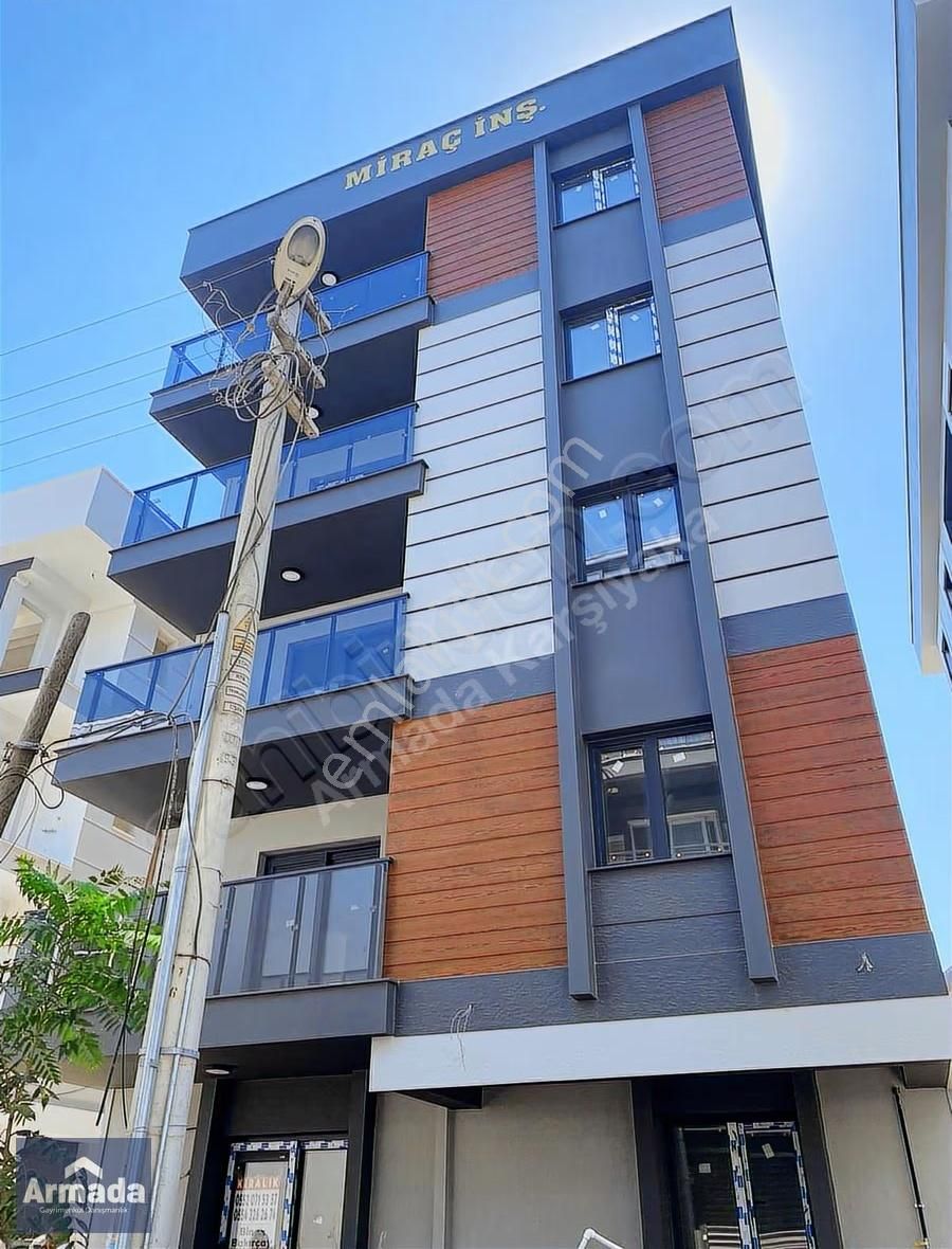 Seyrekte Geniş Kullanım Alanına Sahip 1+1 Daire