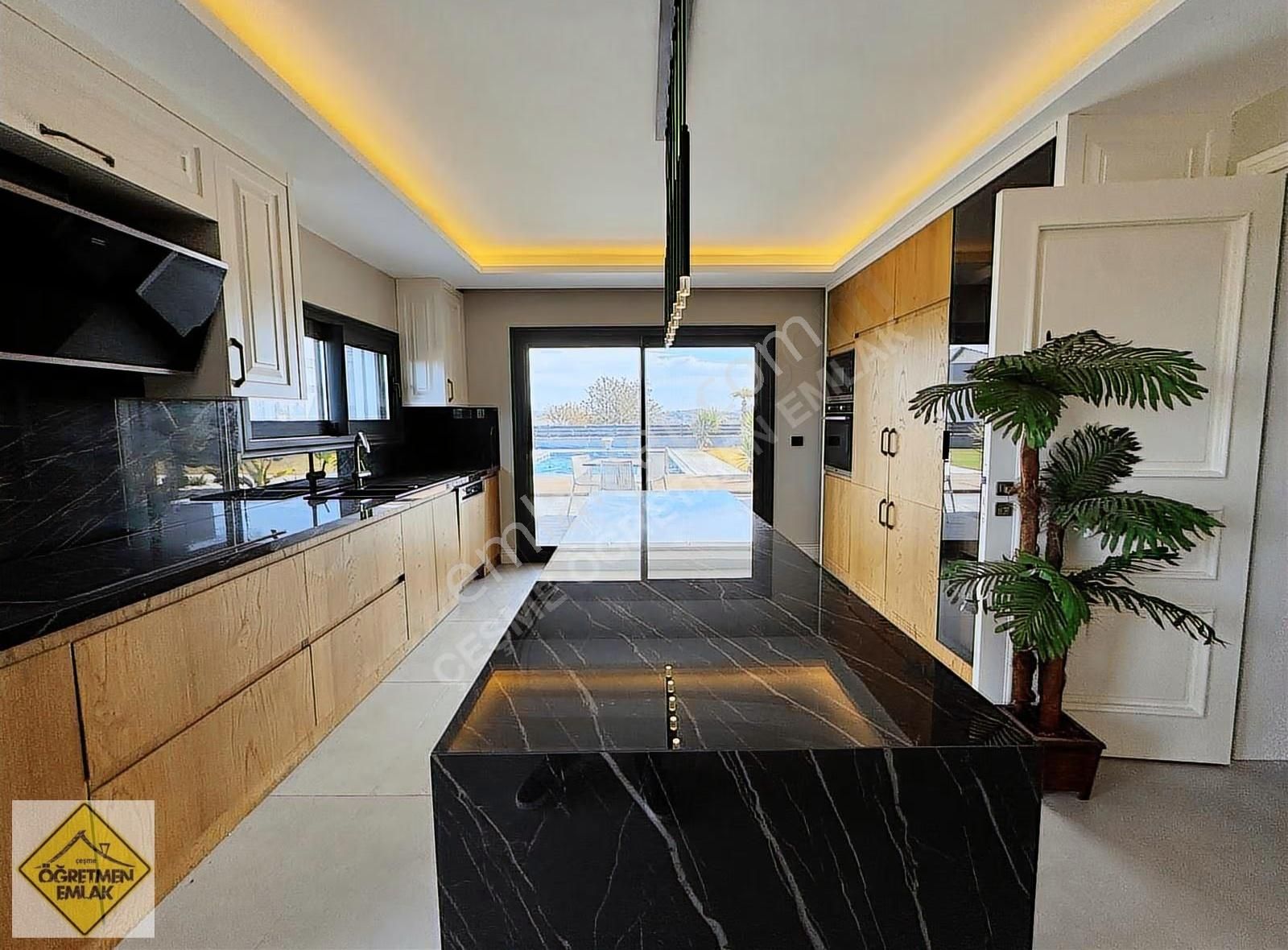 Çeşme Dalyanda Plaja Çok Yakın Full Deniz Manzara Geniş Bahçe Ev - Görsel 33