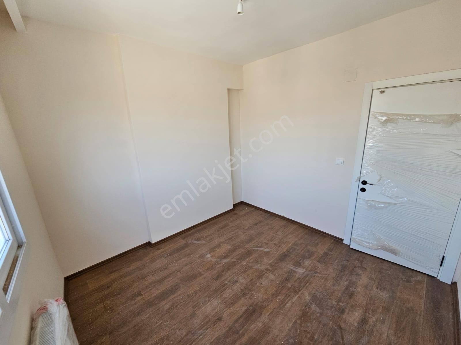 Bahçeşehirde Site İçerisinde Yatırıma Uygun Kiracılı 1+1 Kombi+ankastre Setli - Görsel 8