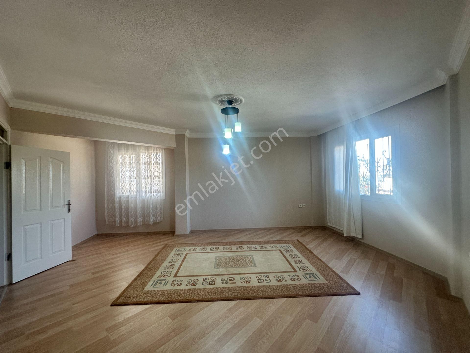 Çalışkan__dan Çamlıkta Doğalgazlı 2+1 Cadde Yakını Kiralık Daire