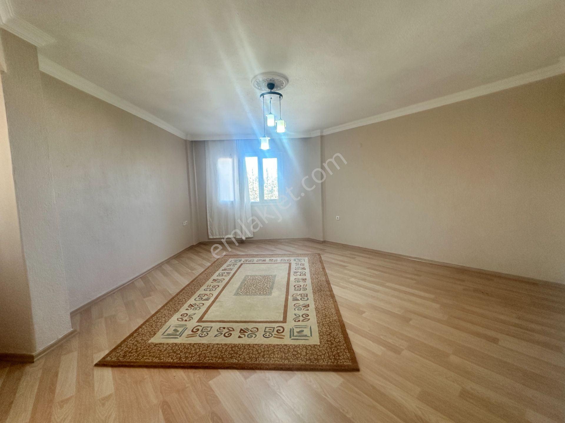 Çalışkan__dan Çamlıkta Doğalgazlı 2+1 Cadde Yakını Kiralık Daire - Görsel 2