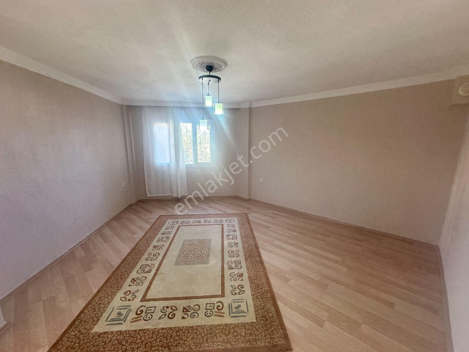 Çalışkan__dan Çamlıkta Doğalgazlı 2+1 Cadde Yakını Kiralık Daire - Görsel 3