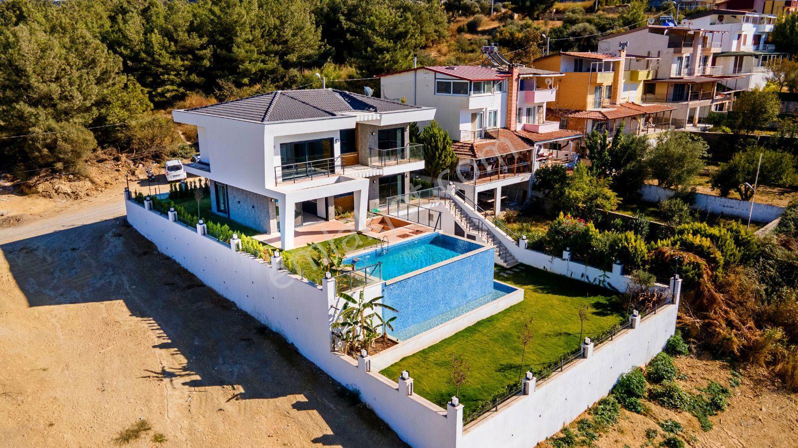 Kuşadası Soğucakta Tam Müstakil 4+2 Deniz Manzaralı Satılık Villa - Görsel 3
