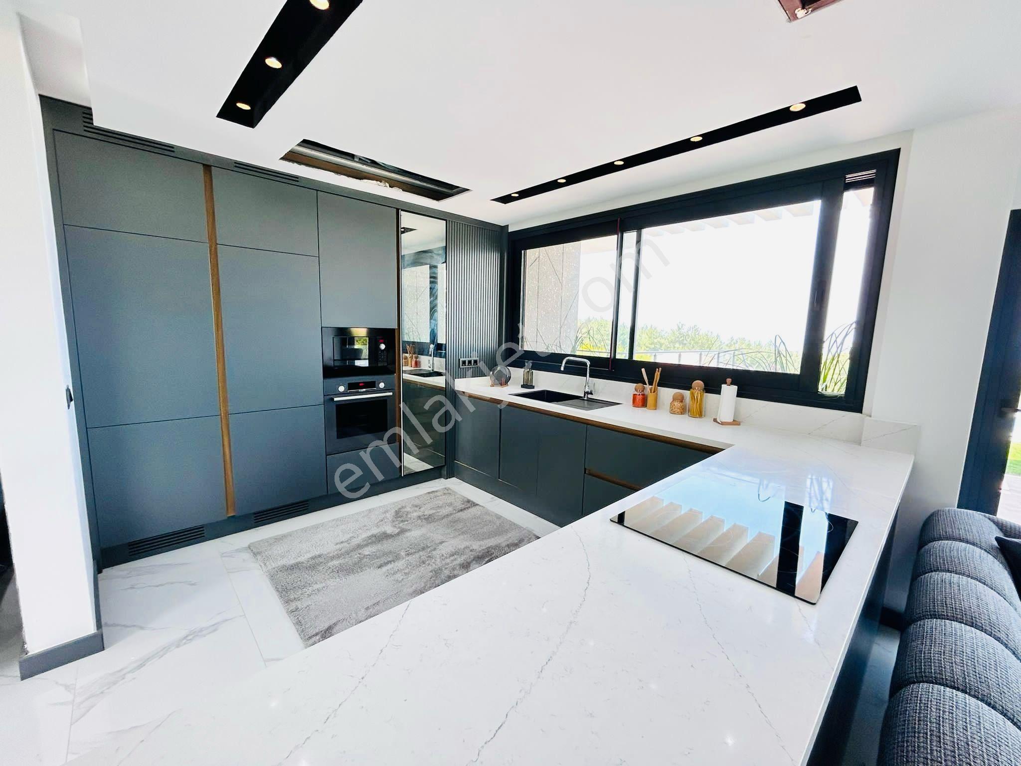 Kuşadası Soğucakta Tam Müstakil 4+2 Deniz Manzaralı Satılık Villa - Görsel 25