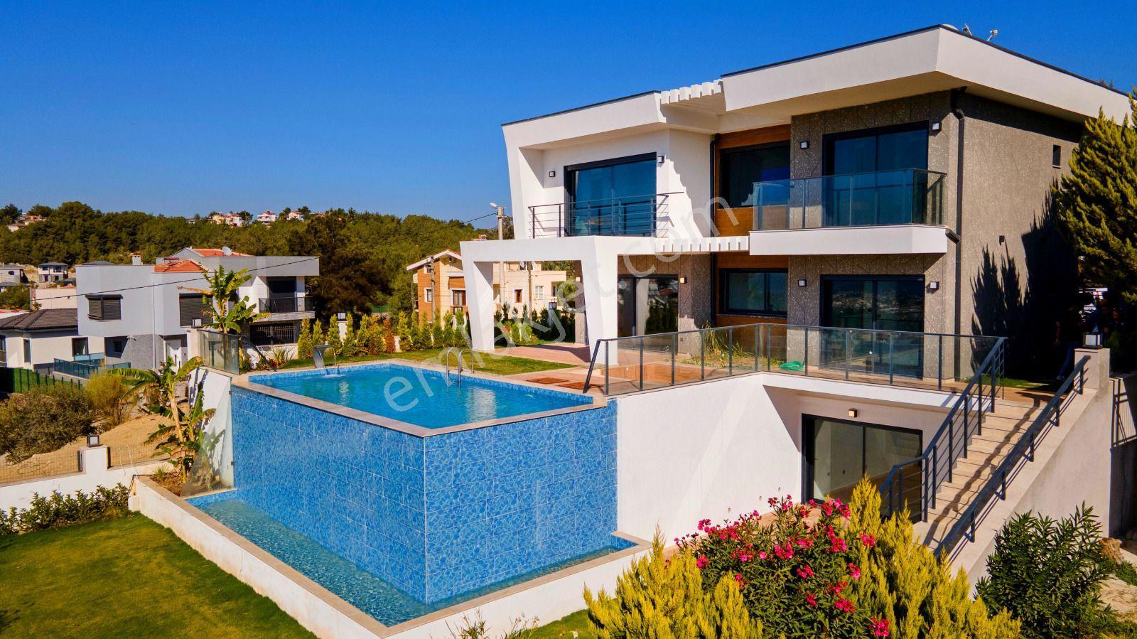 Kuşadası Soğucakta Tam Müstakil 4+2 Deniz Manzaralı Satılık Villa - Görsel 6