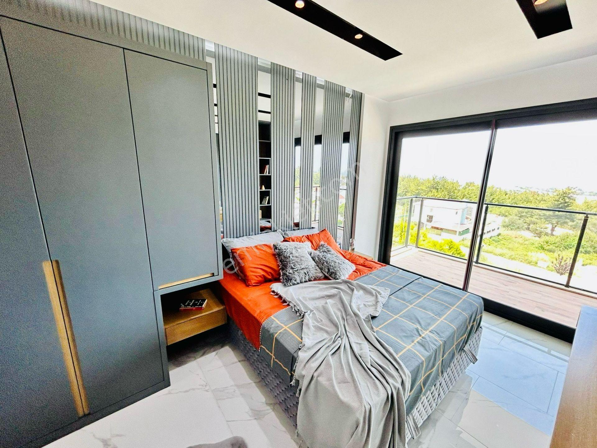 Kuşadası Soğucakta Tam Müstakil 4+2 Deniz Manzaralı Satılık Villa - Görsel 24