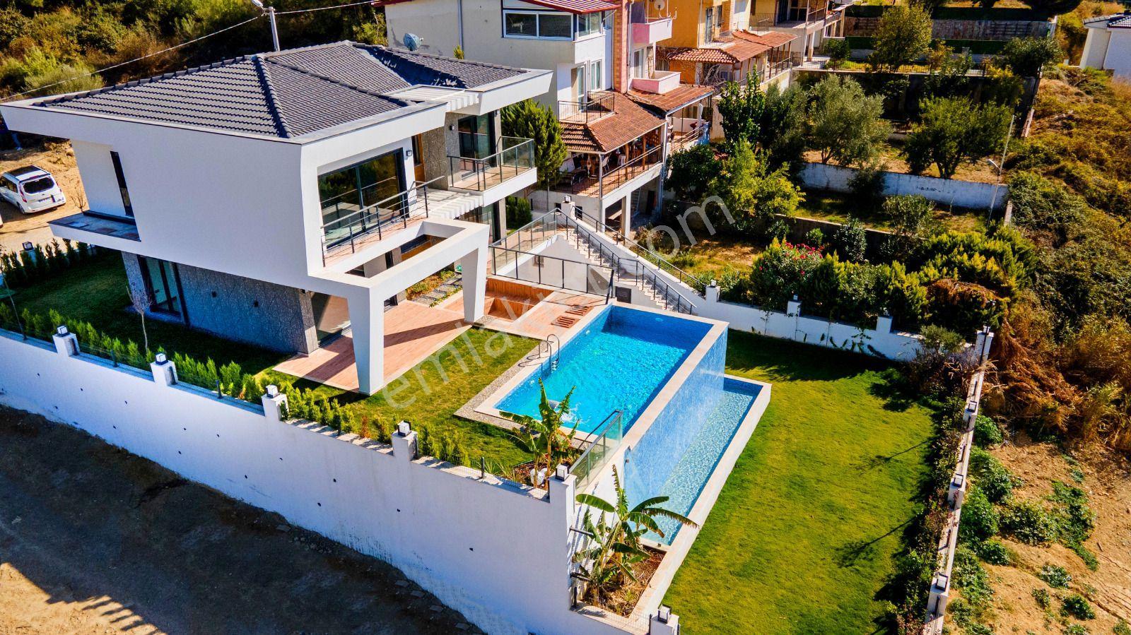 Kuşadası Soğucakta Tam Müstakil 4+2 Deniz Manzaralı Satılık Villa - Görsel 7