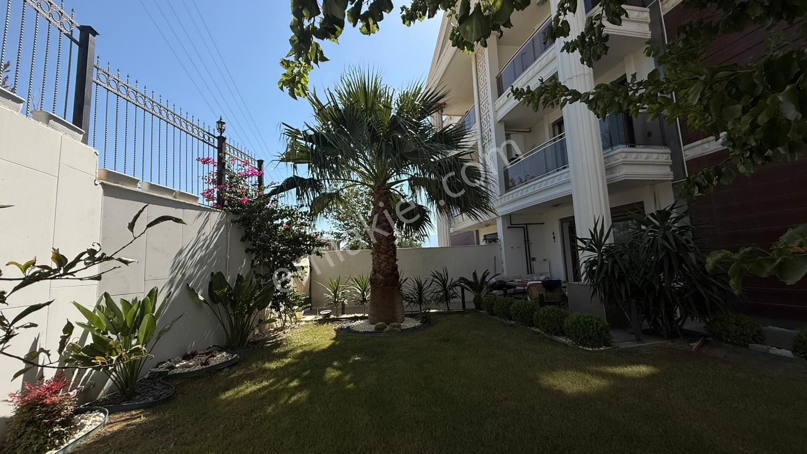 Bornova Atatürk Mah. Homeros Vadisi Manzaralı 7+1 Satılık Villa - Görsel 4