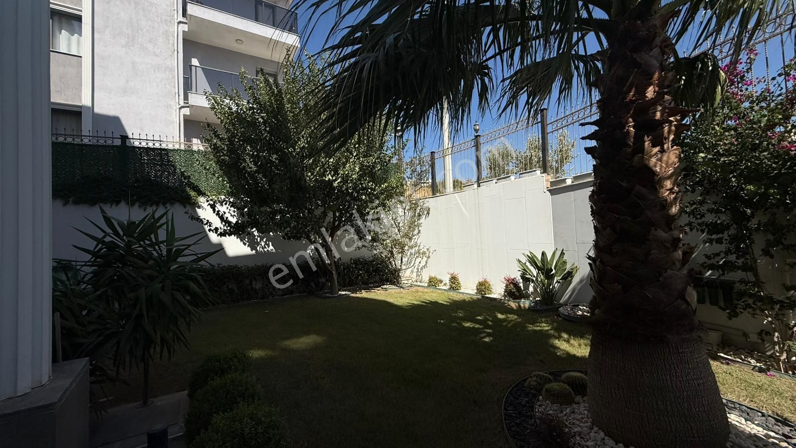 Bornova Atatürk Mah. Homeros Vadisi Manzaralı 7+1 Satılık Villa - Görsel 3