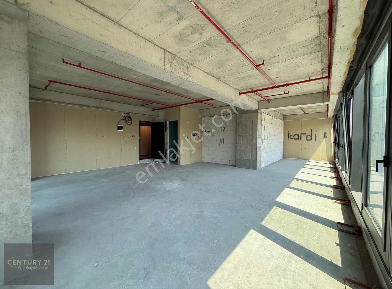 Cubes Ankara Balkonlu Köşe 112 M2 Şehir Cephe Satılık Ofis