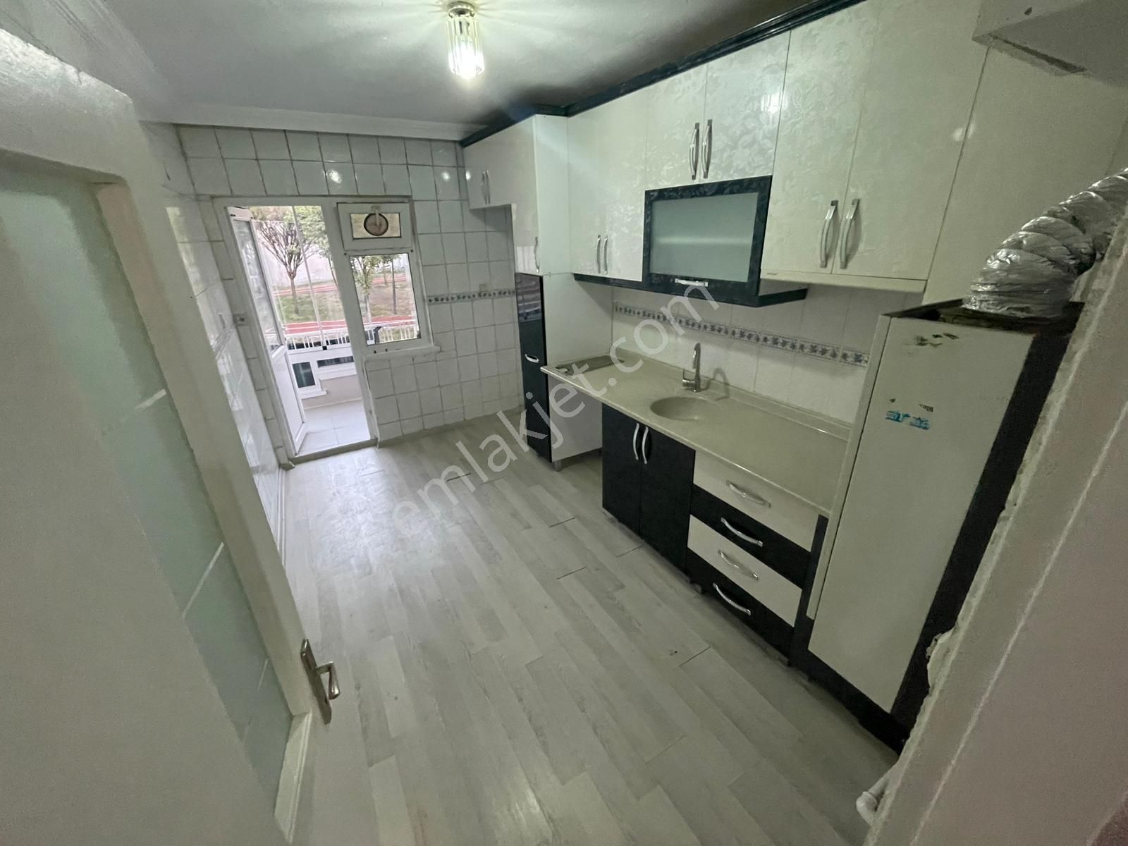 Selçuklu Mah.den 3+1 Bağımsız Ara Kat Çift Balkonlu Daire - Görsel 3