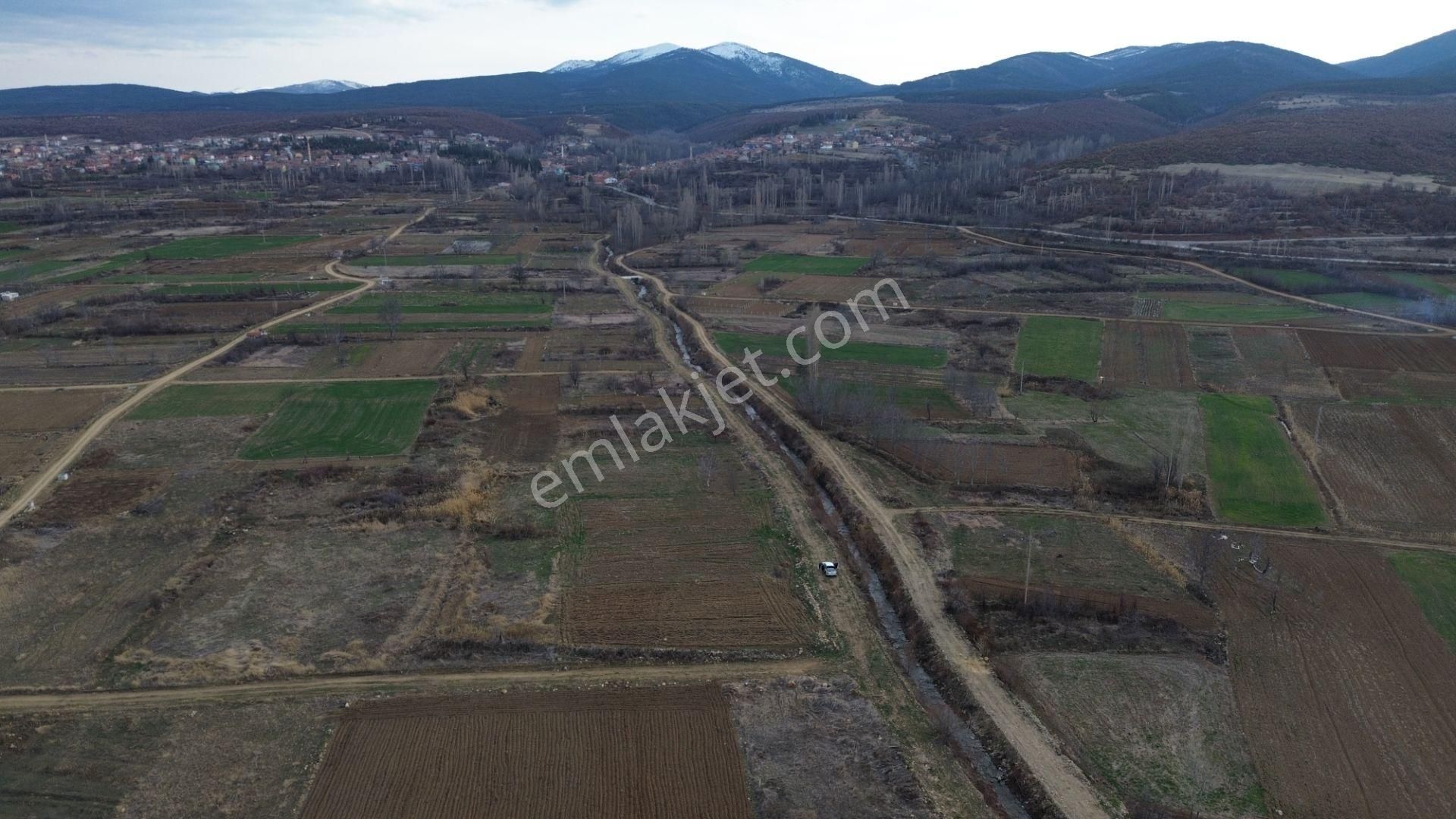 Doğanhisarda Yerleşime Yakın Sulak Dereye Cephe 1.047 M² Bahçelik - Görsel 25