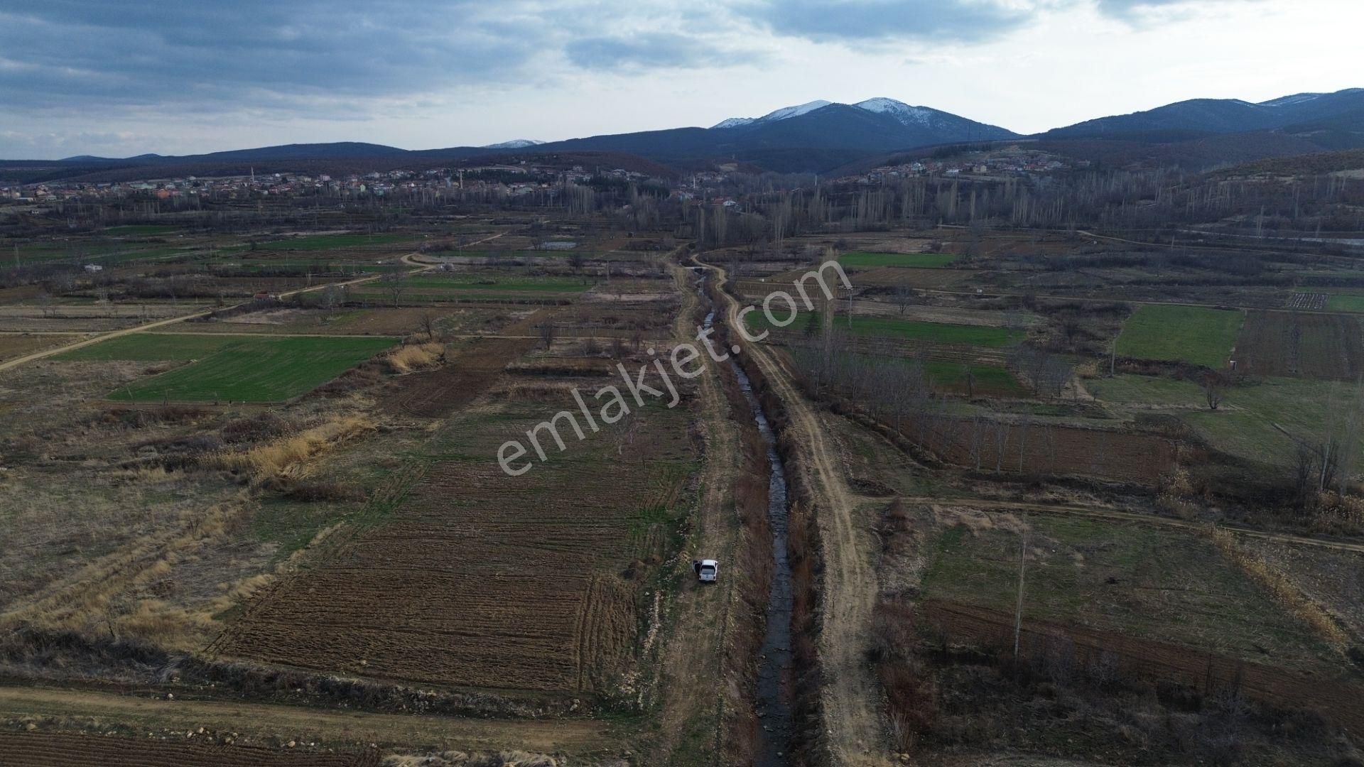 Doğanhisarda Yerleşime Yakın Sulak Dereye Cephe 1.047 M² Bahçelik - Görsel 6