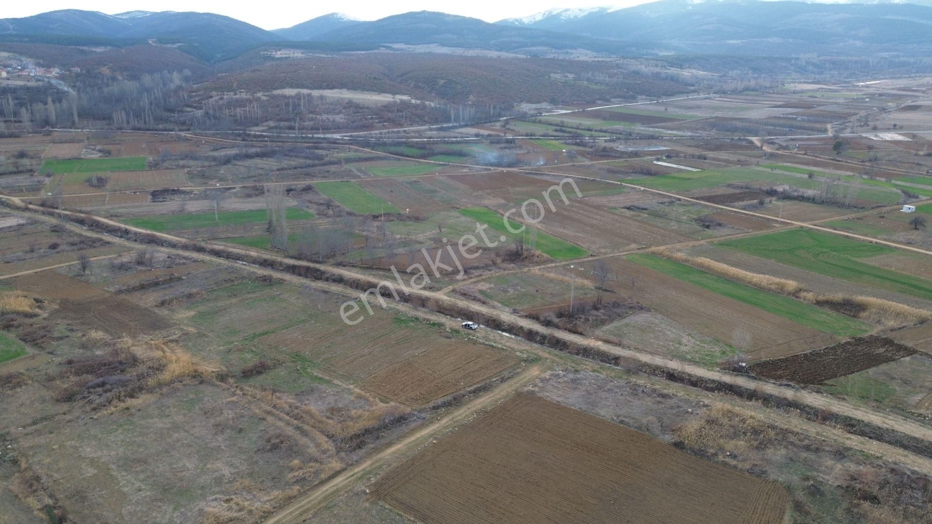 Doğanhisarda Yerleşime Yakın Sulak Dereye Cephe 1.047 M² Bahçelik - Görsel 24