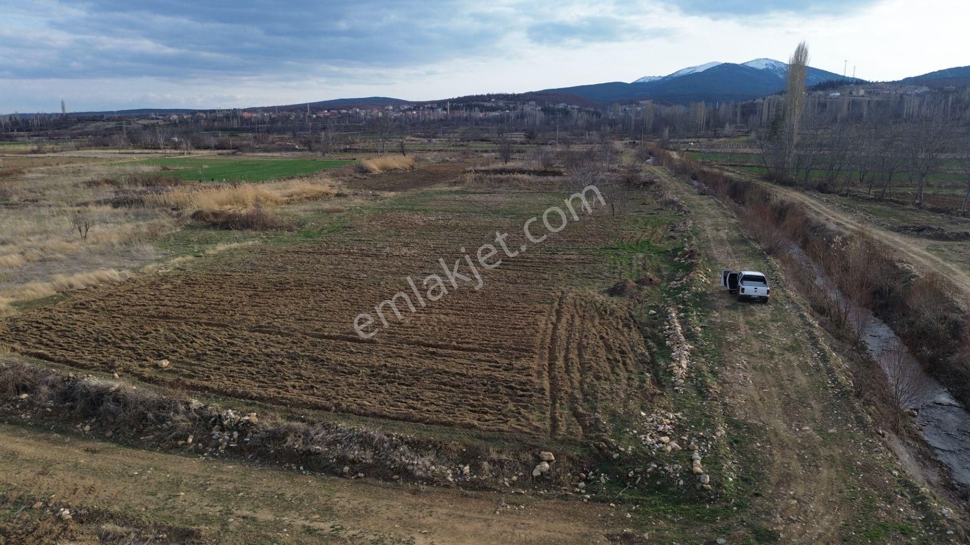 Doğanhisarda Yerleşime Yakın Sulak Dereye Cephe 1.047 M² Bahçelik - Görsel 7