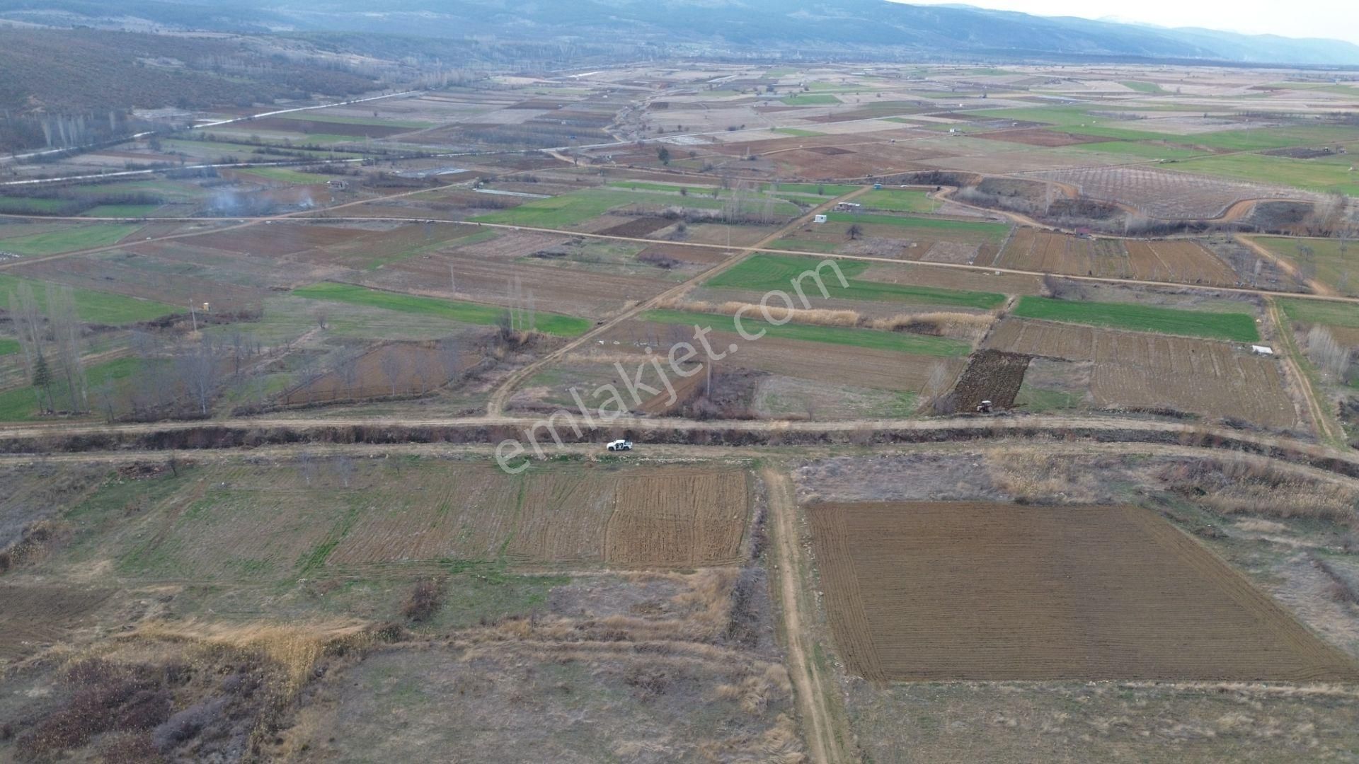 Doğanhisarda Yerleşime Yakın Sulak Dereye Cephe 1.047 M² Bahçelik - Görsel 23