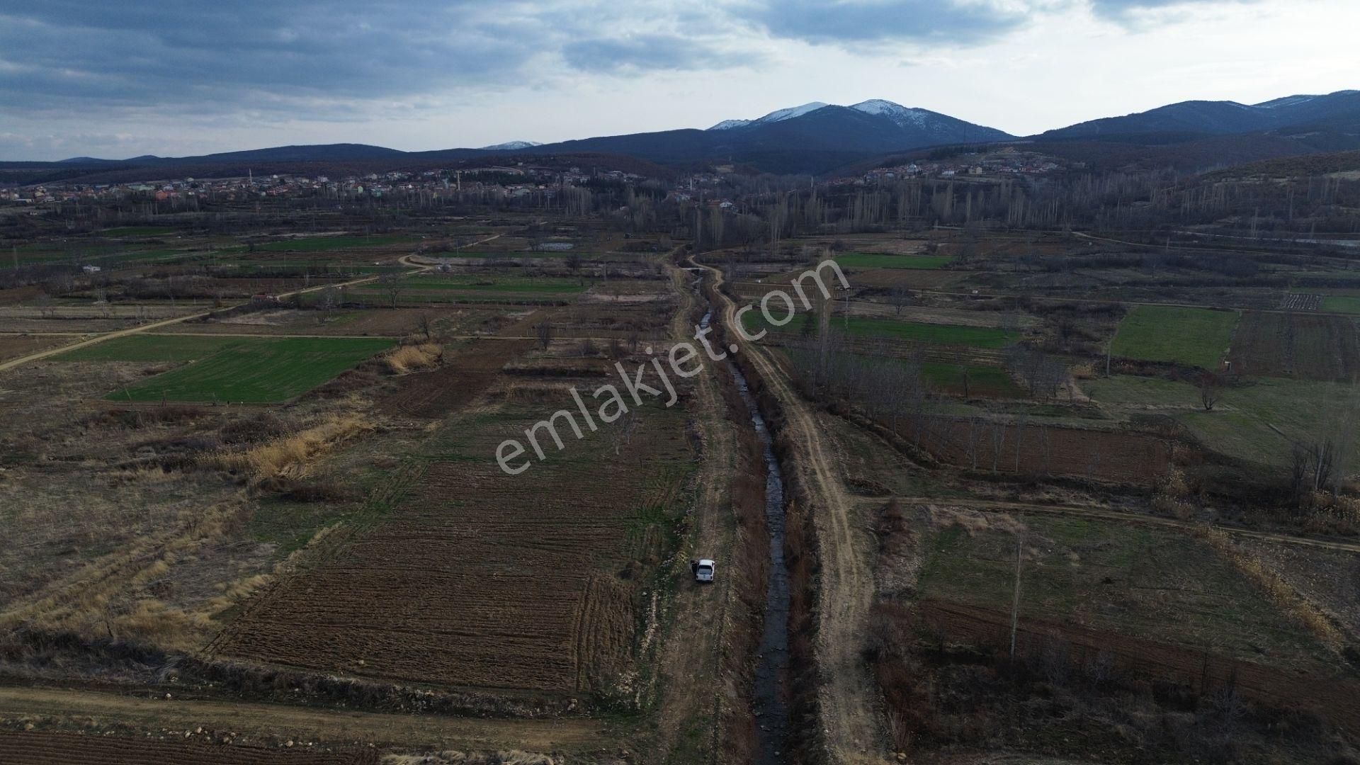 Doğanhisarda Yerleşime Yakın Sulak Dereye Cephe 1.047 M² Bahçelik - Görsel 5