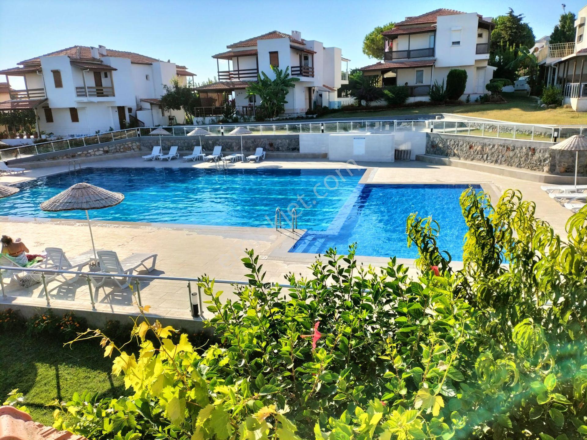 Çeşme Çiftlikköy Havuzlu Sitede Satılık Dubleks - Görsel 9