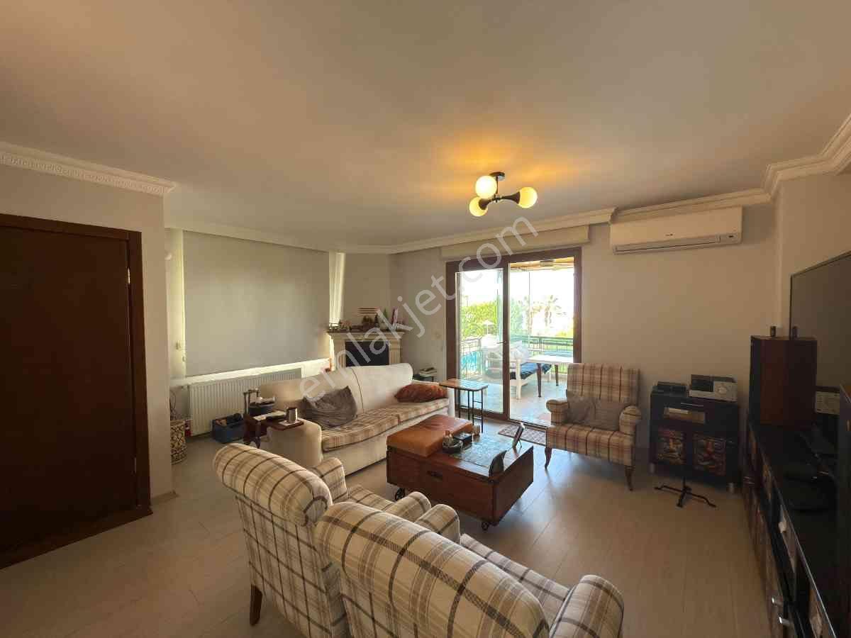 Kuşadası Marina Bölgesi Raınbow Villaları Satılık 6+1 Deniz Manzaralı Villa - Görsel 11