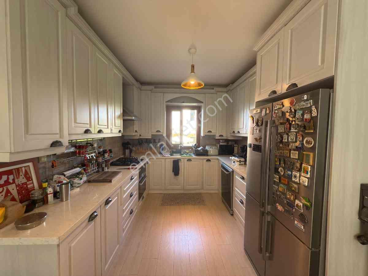 Kuşadası Marina Bölgesi Raınbow Villaları Satılık 6+1 Deniz Manzaralı Villa - Görsel 9